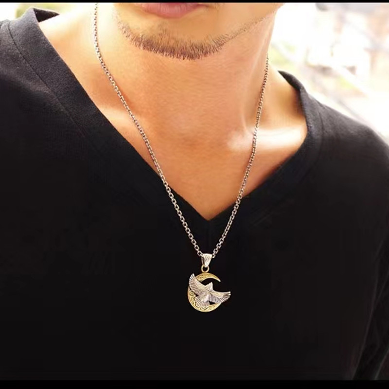 Kalung liontin pola elang terb - Men Accessories India ulasan dan harga