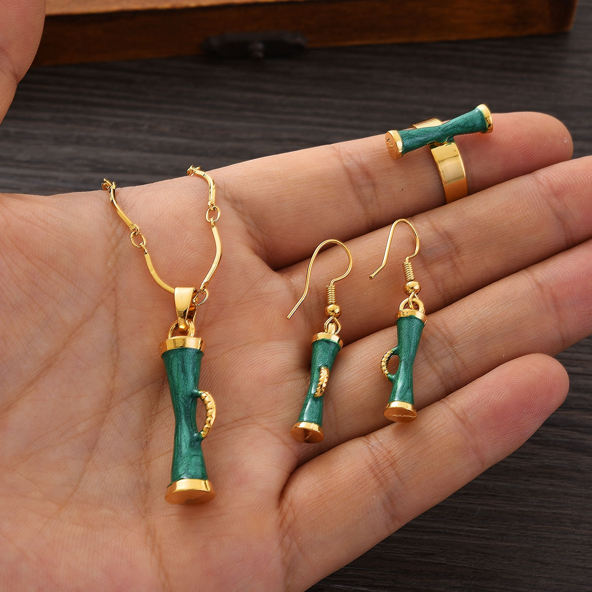 Set Perhiasan Warna Emas PNG u - Men Accessories India ulasan dan harga